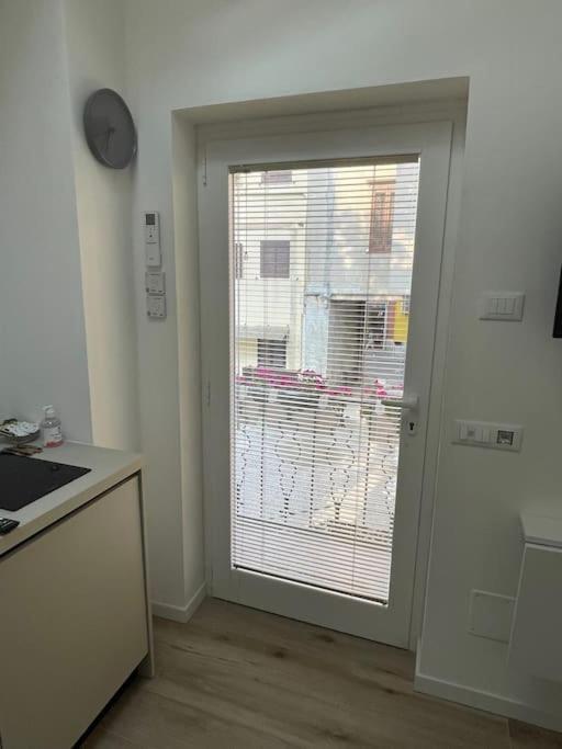 Appartamento Grazioso Monolocale Milano Esterno foto